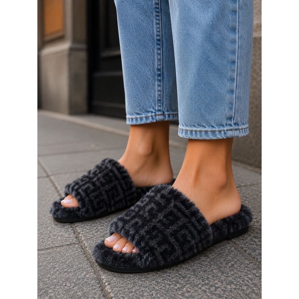 Givenchy Slides Women's Size 9 Black Good 4G Logo Faux‎ Fur Luxury Sandals